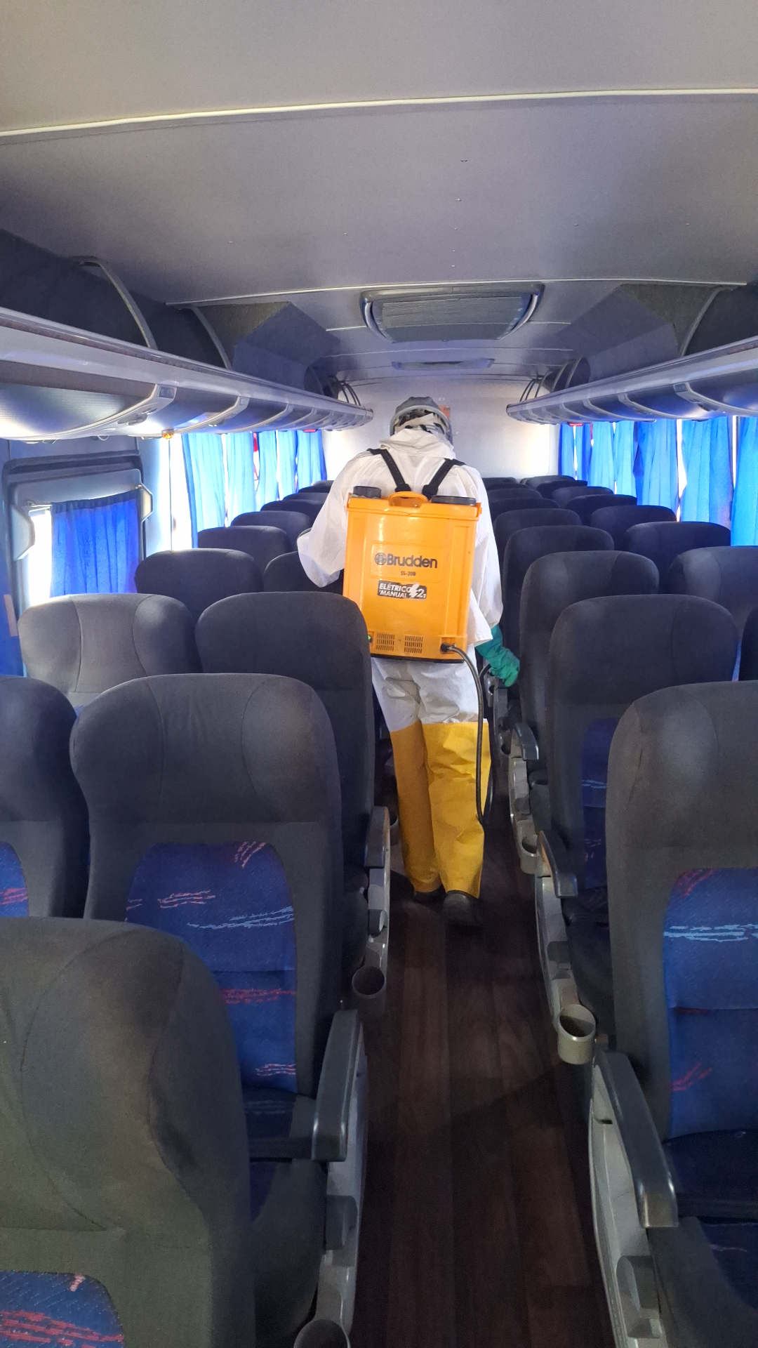 Controle de pragas no interior de ônibus rodoviário